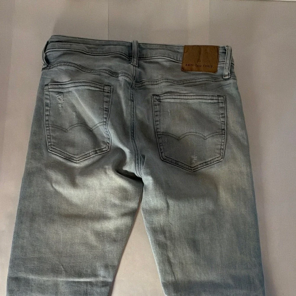 American Eagle 32/34 Men's AirFlex+ Temp Tech Light Wash Skinny Jeans